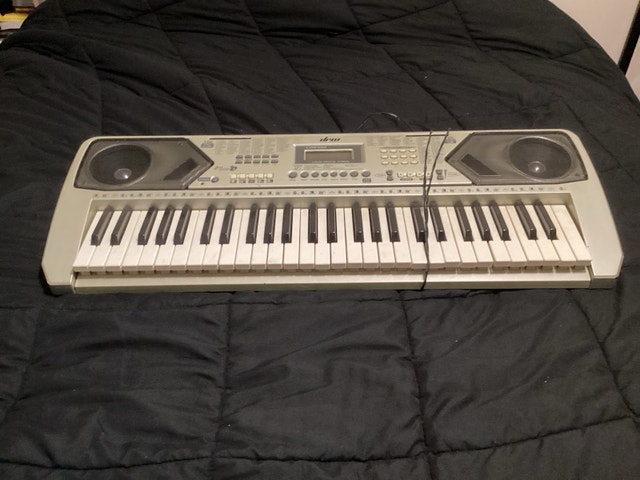 DRM LP5510 Portable Electronic Piano Keyboard (Works Perfectly)