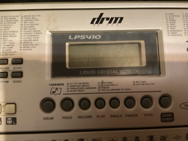 DRM LP5510 Portable Electronic Piano Keyboard (Works Perfectly) - photo 3