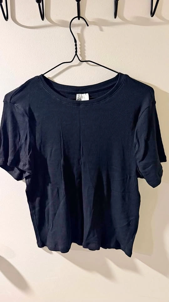Women’s Clothing – Dresses & Tops | Moving Sale