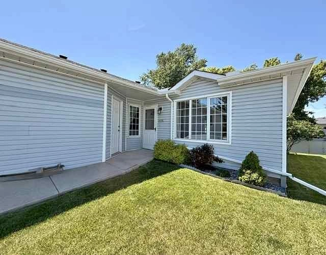 3 Beds 2 Baths - House