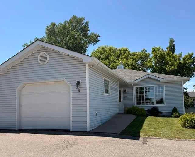 3 Beds 2 Baths - House - photo 2
