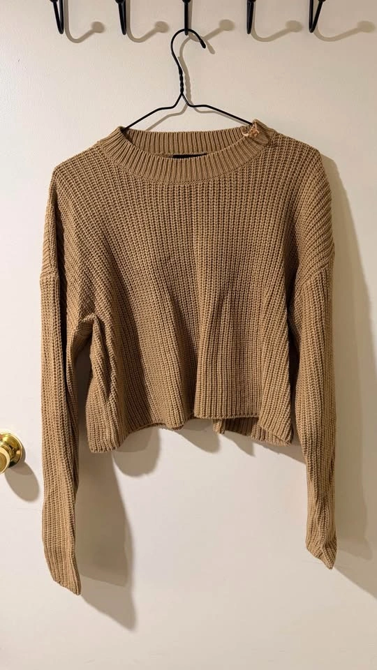 Brand New Urban Planet Sweater – Size L | Moving Sale - photo 2