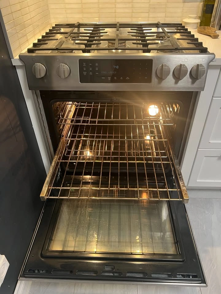 Bosch 30” Gas Range – HGIP054UC/09 – Stainless Steel - photo 5