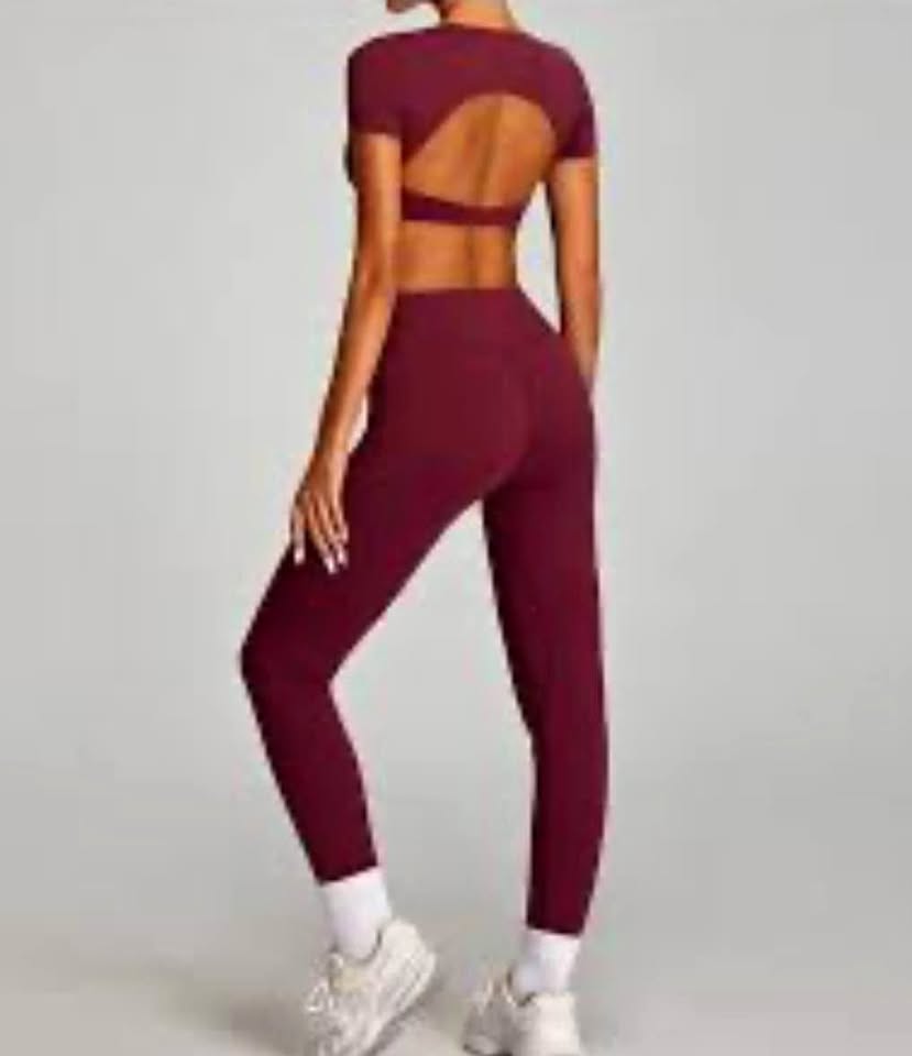 Brand new Women's 2 Piece Workout Set ,Yoga Outfit -M