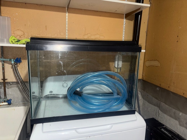 20-Gallon Fish Tank with Python Water Changer - photo 2