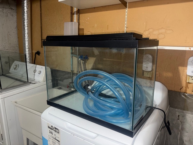 20-Gallon Fish Tank with Python Water Changer - photo 3