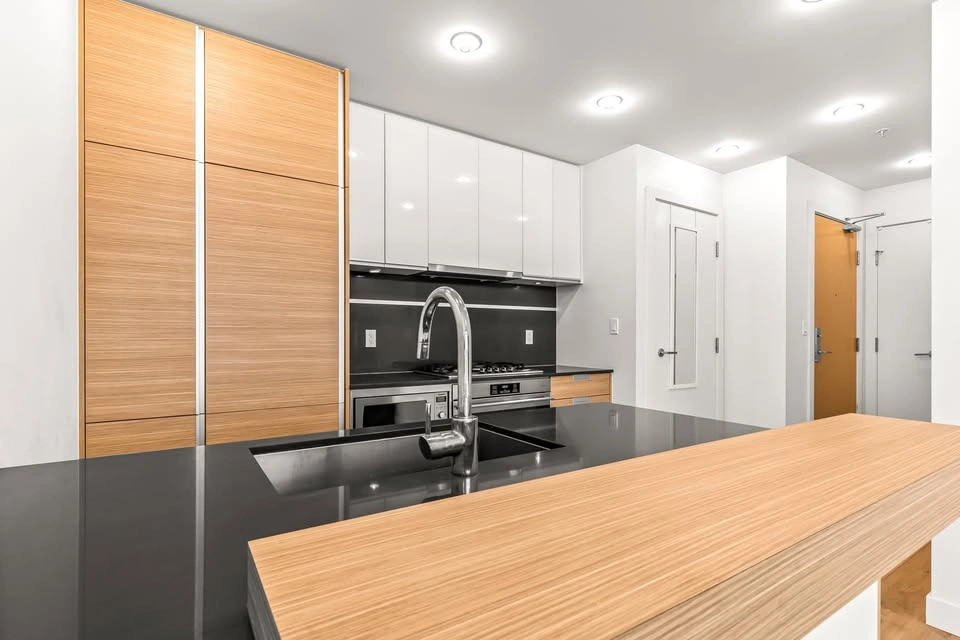 1 Bed 1 Bath Apartment - photo 5