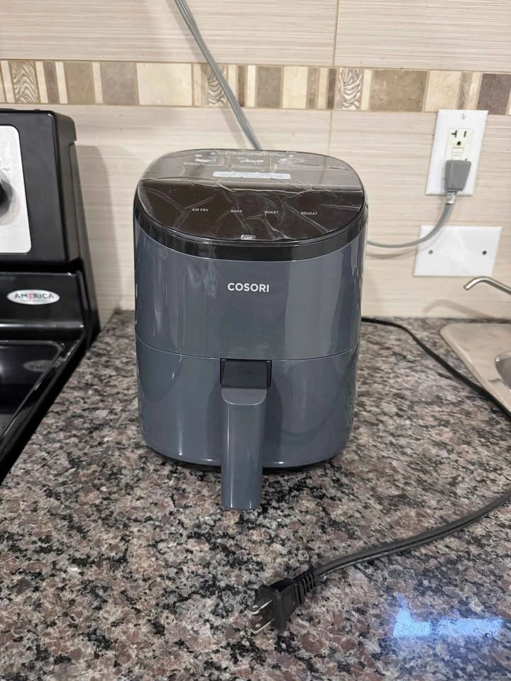 COSORI 2.0L Air Fryer – Barely Used – $50 - photo 2