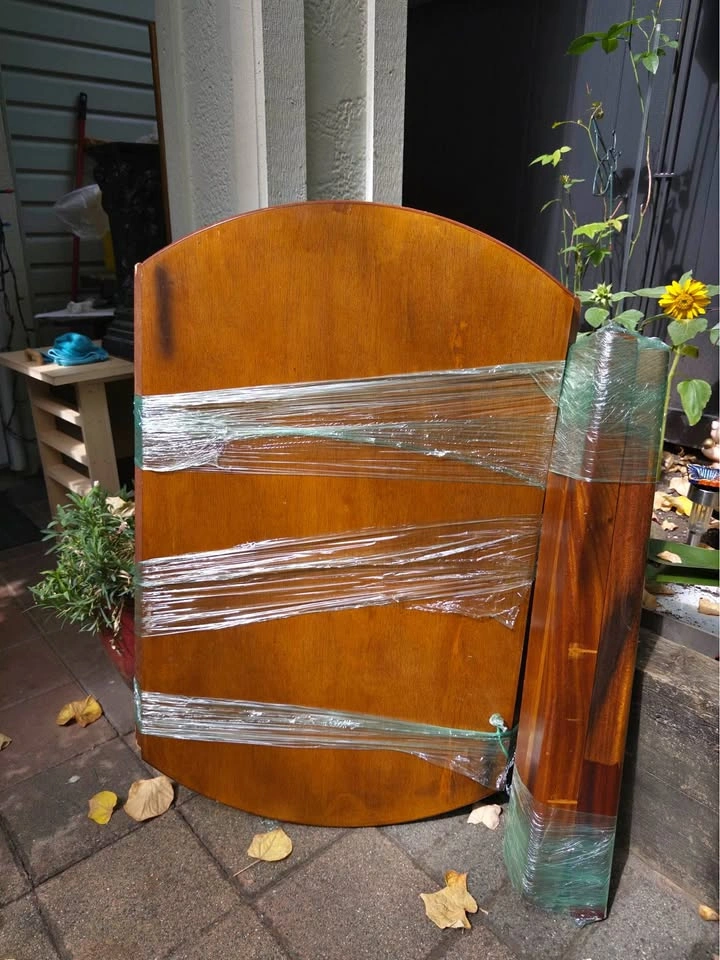 Vintage Warm Wooden Round Drop Leaf Dining Table
