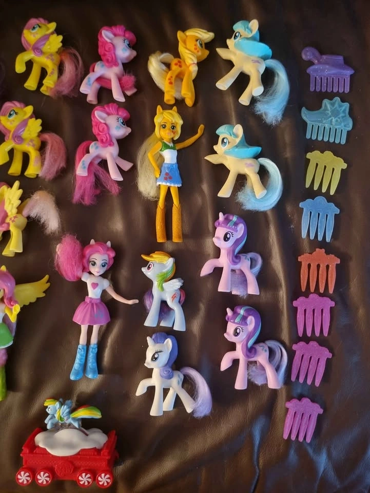 McDonald's Hasbro My Little Pony toy figures dolls and combs - photo 3