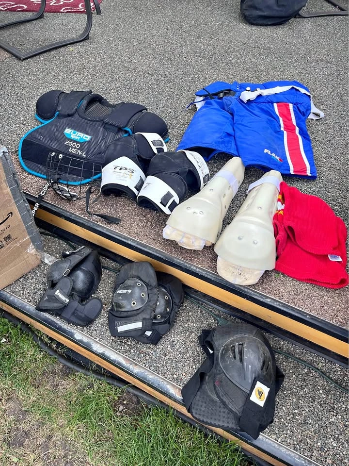 Hockey equipment/Men