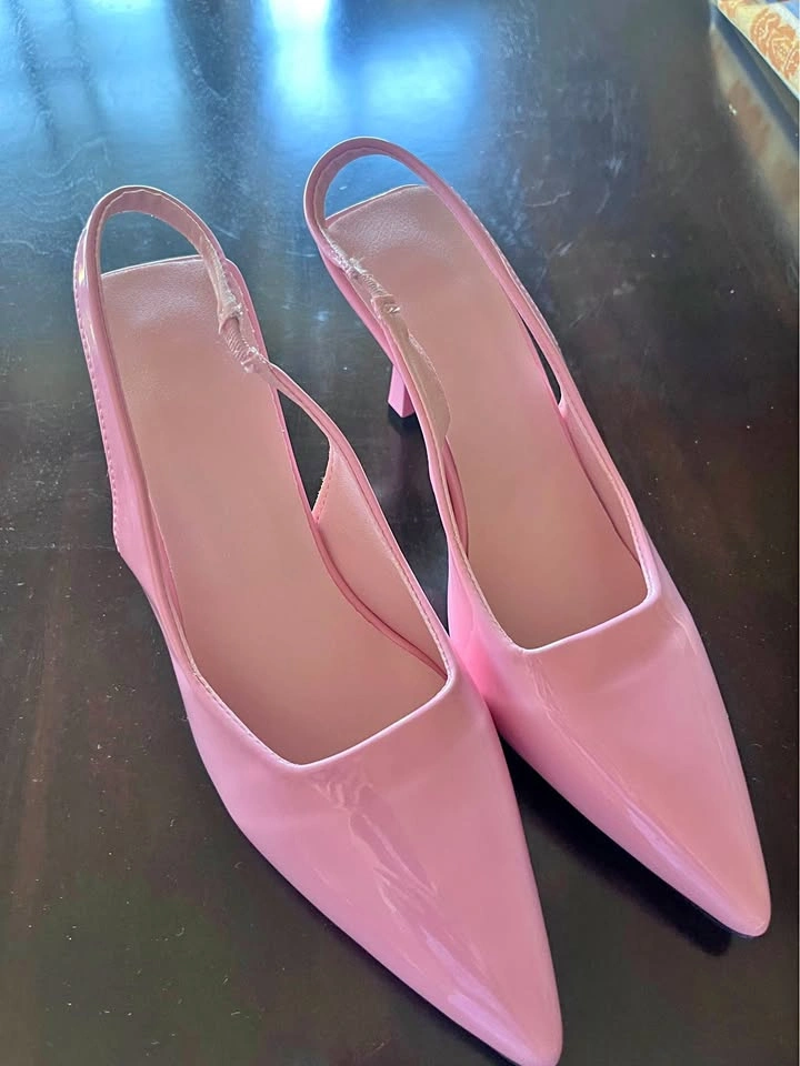 Ladies new pink patent leather dress shoes