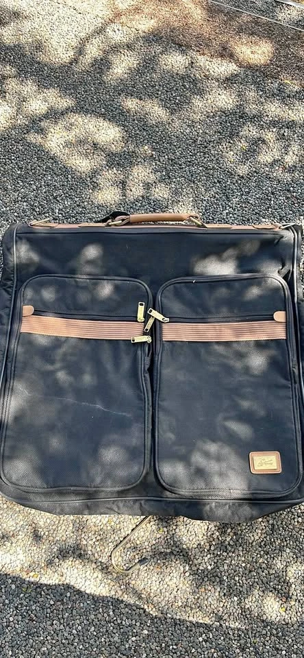 Hanging travel/ suit bag