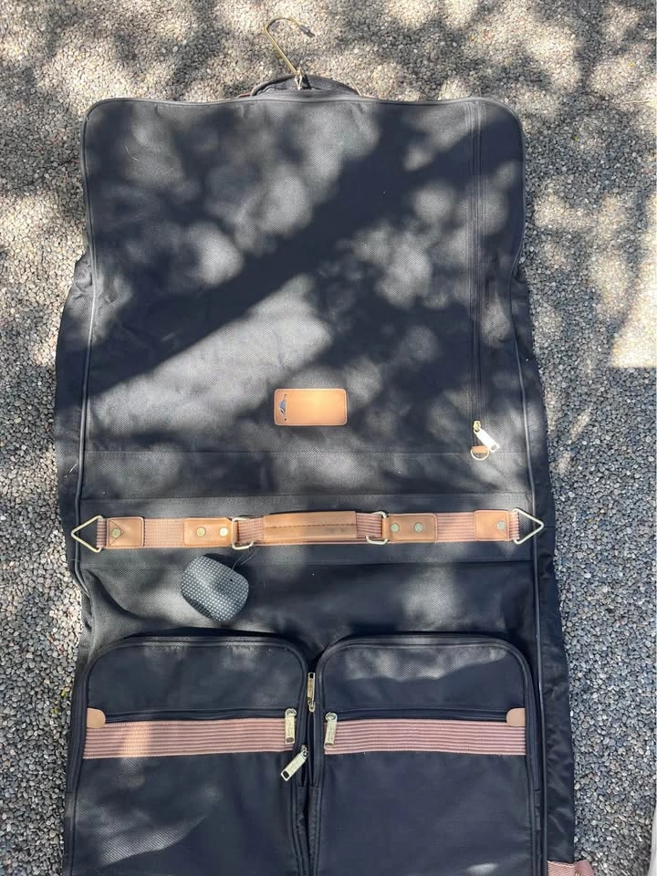 Hanging travel/ suit bag - photo 3