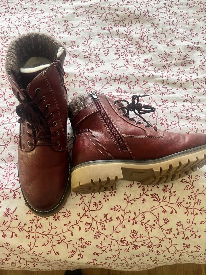 Ladies Denver Hayes size 7.5 red winter hikers - photo 2