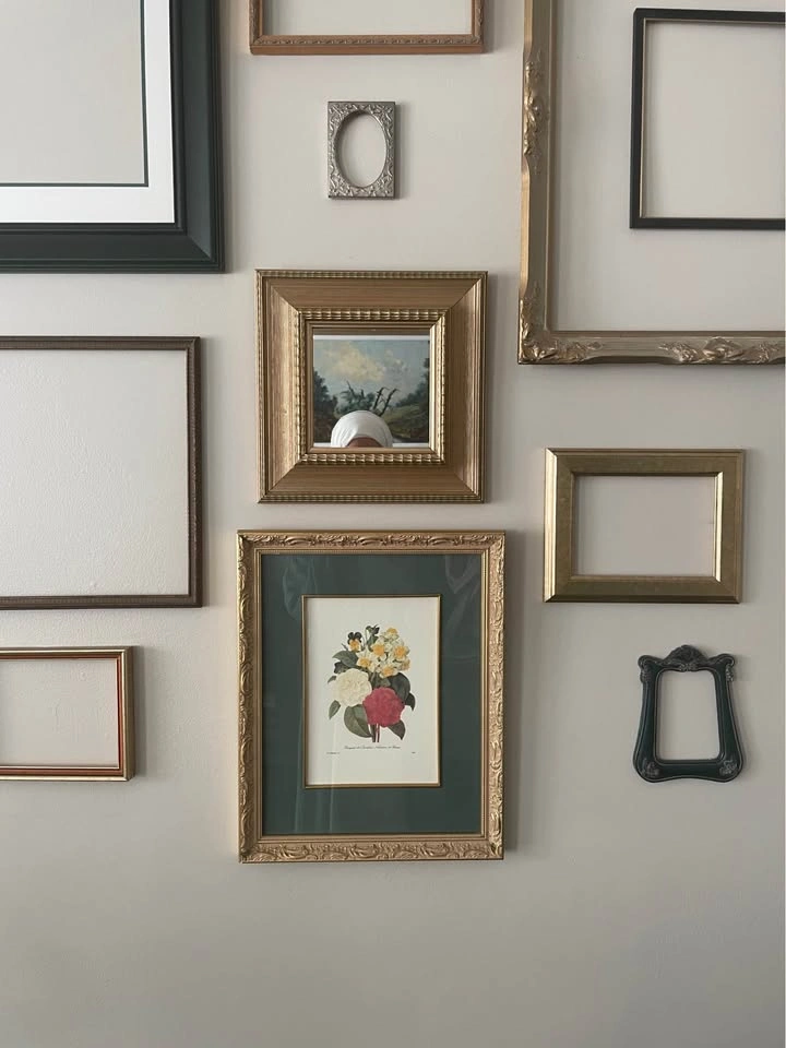 Multiple vintage frames - photo 2