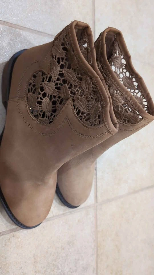 Women's Tan Crochet Cutout Ankle Boots - photo 2