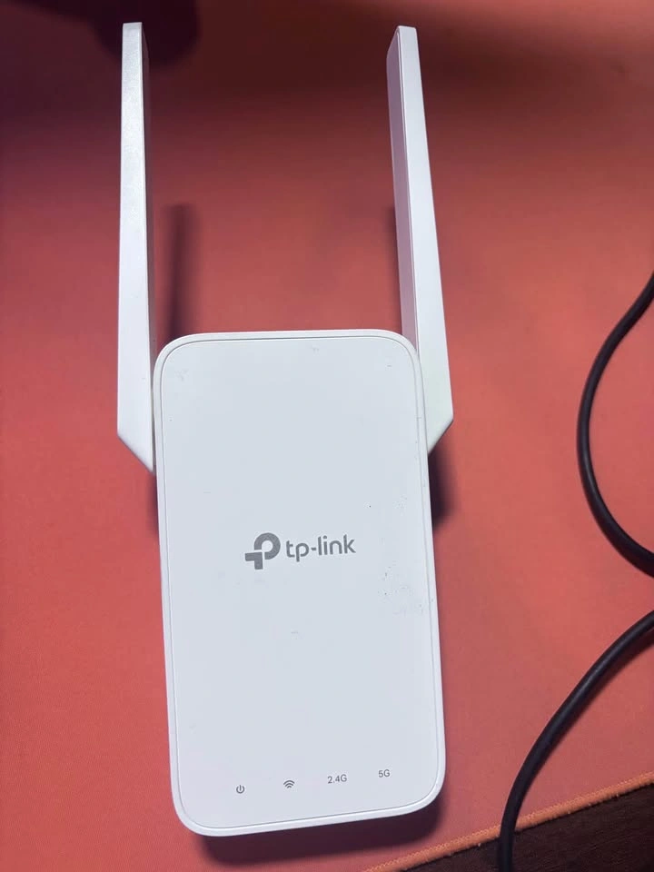 TP-Link Wi-Fi Range Extender - photo 3