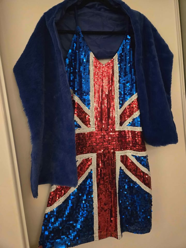 Union Jack Sequin Dress & Faux Fur Shawl - photo 4