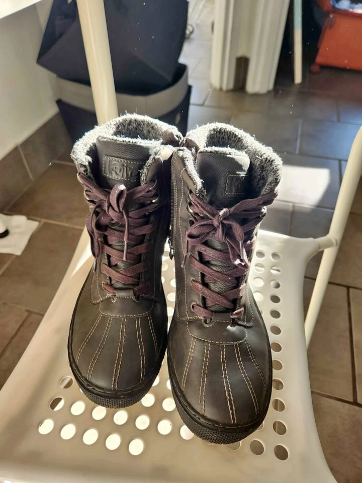 Kodiak Waterproof Winter Boots - Size 9