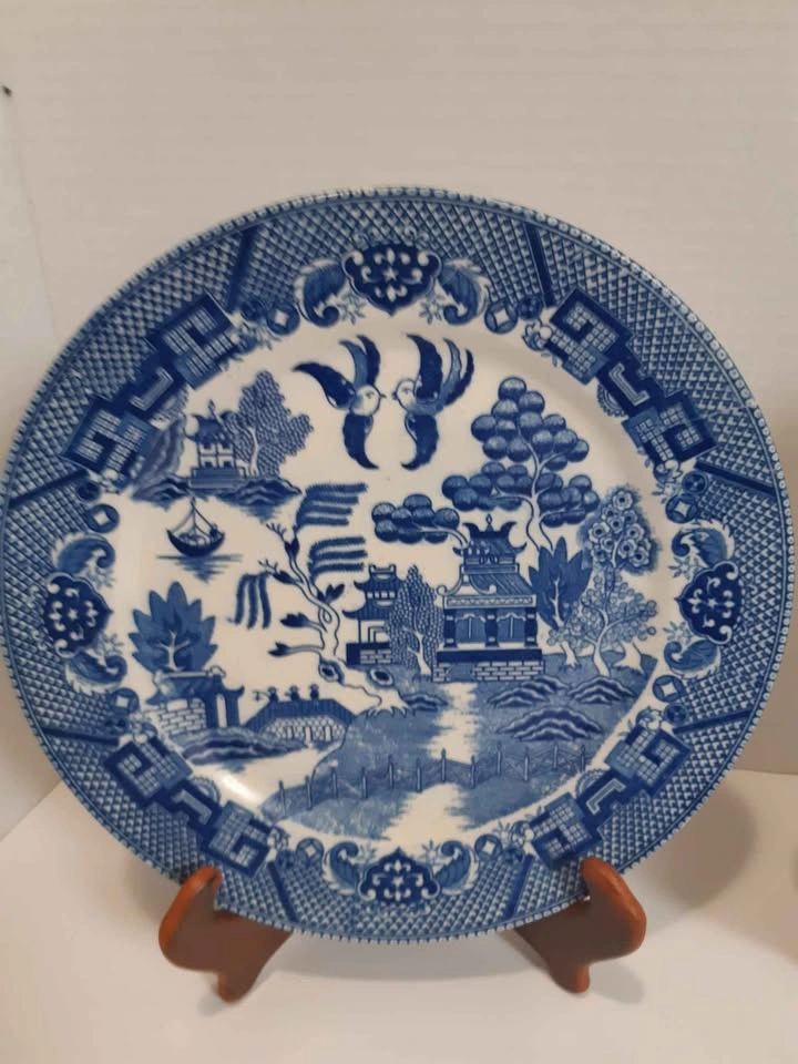 Blue Willow dinner plates - photo 2