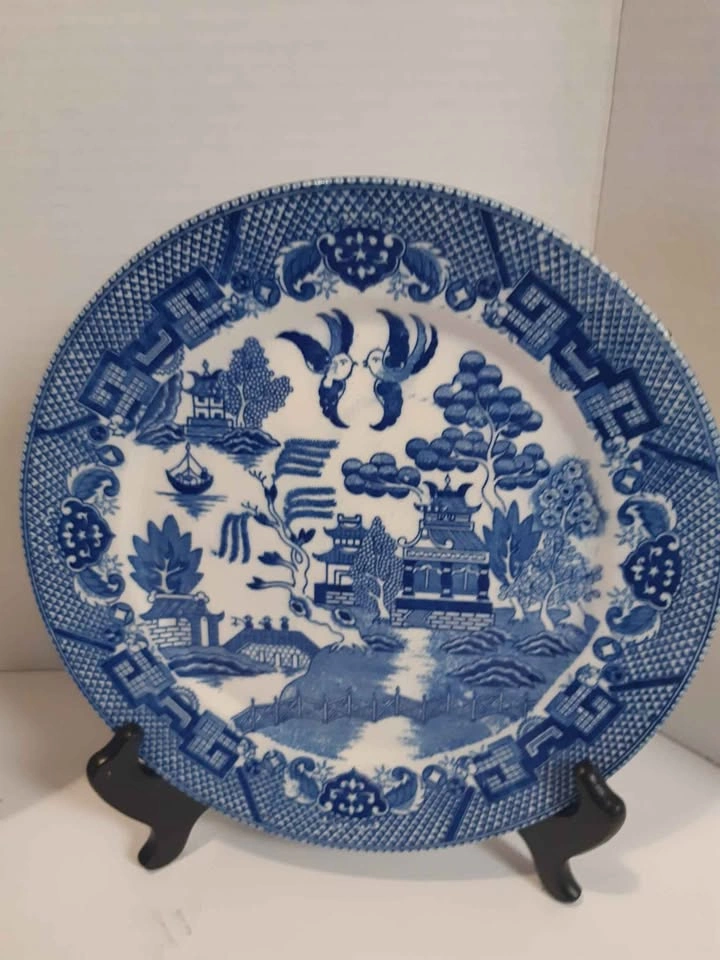 Blue Willow dinner plates - photo 3