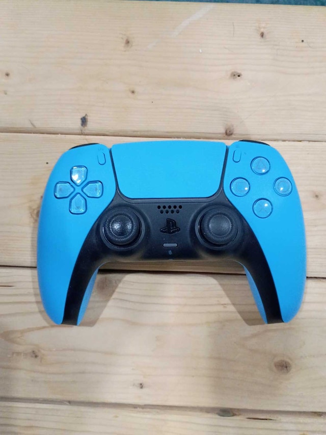 PS5 DualSense Wireless Controller (has stick drift)