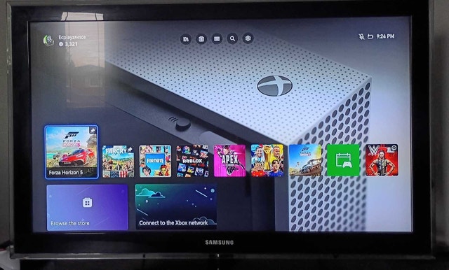 Microsoft Xbox One S - photo 3