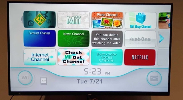 Nintendo Wii Console with Games and Accessories - photo 5
