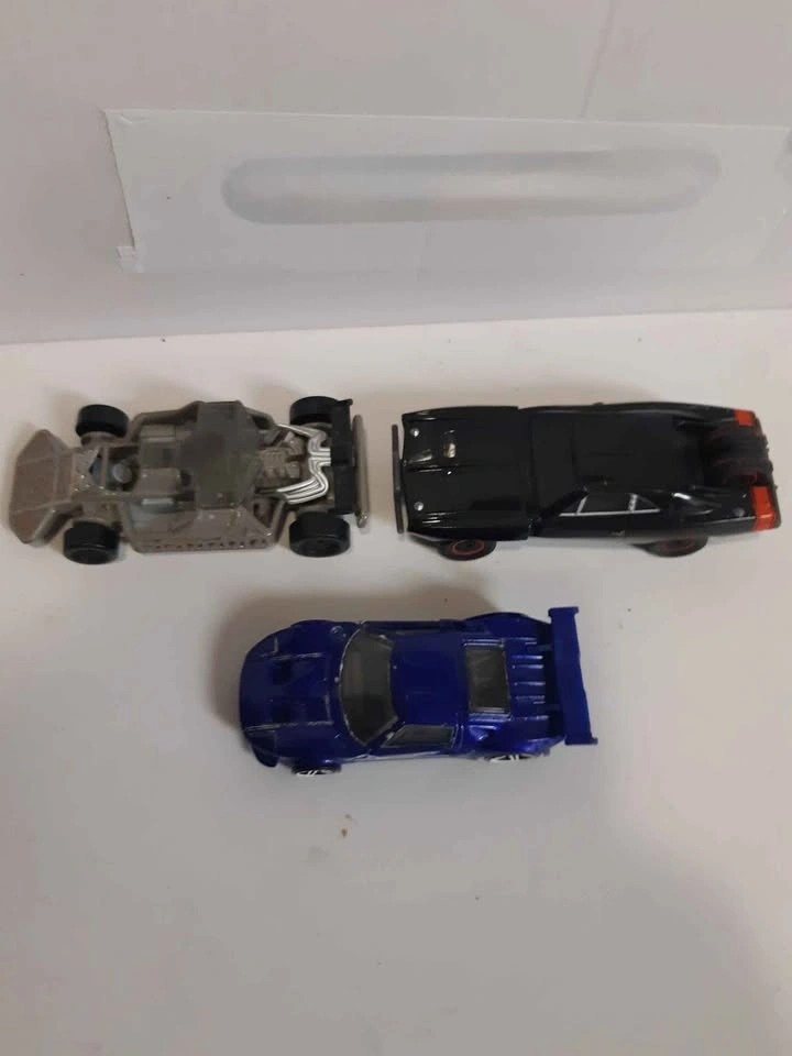 Hot Wheels Die-Cast Cars Lot - photo 3