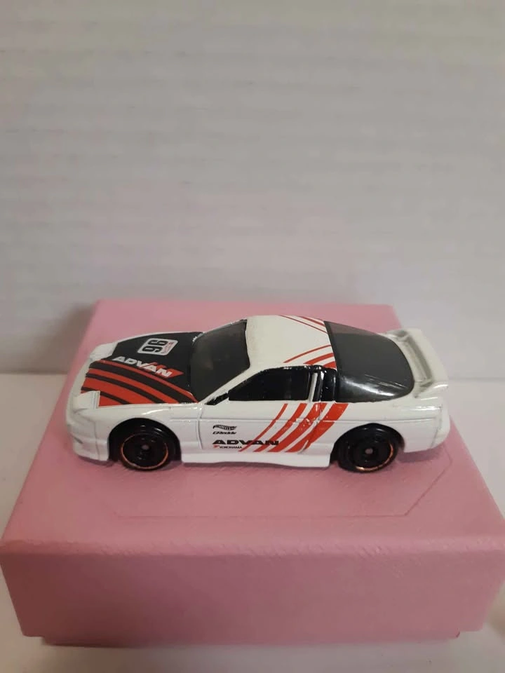 Hot Wheels Die-Cast Cars Lot - photo 4