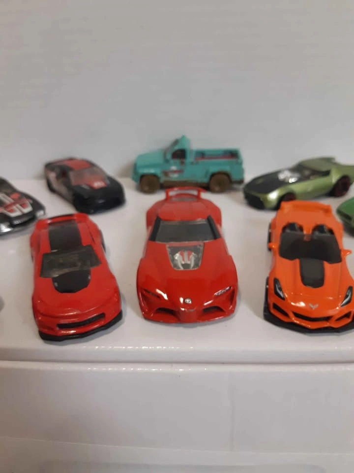 Assorted Hot Wheels and Matchbox Die-Cast Toy Car Lot - photo 5