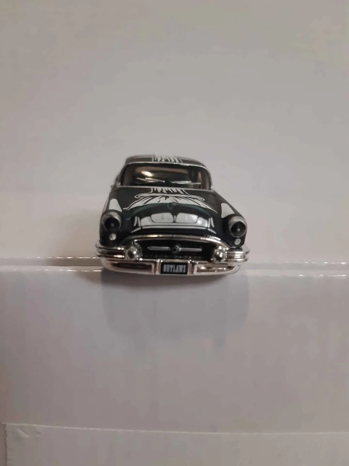 Hot Wheels 1955 Buick Century Outlaws Die-Cast Car - photo 4