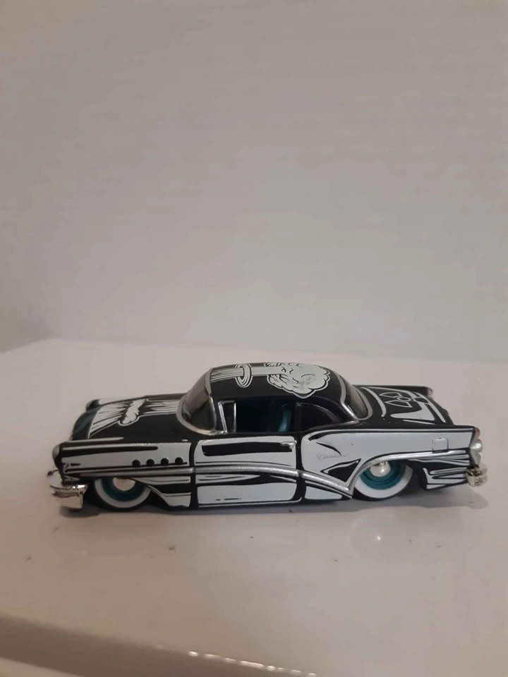 Hot Wheels 1955 Buick Century Outlaws Die-Cast Car - photo 5