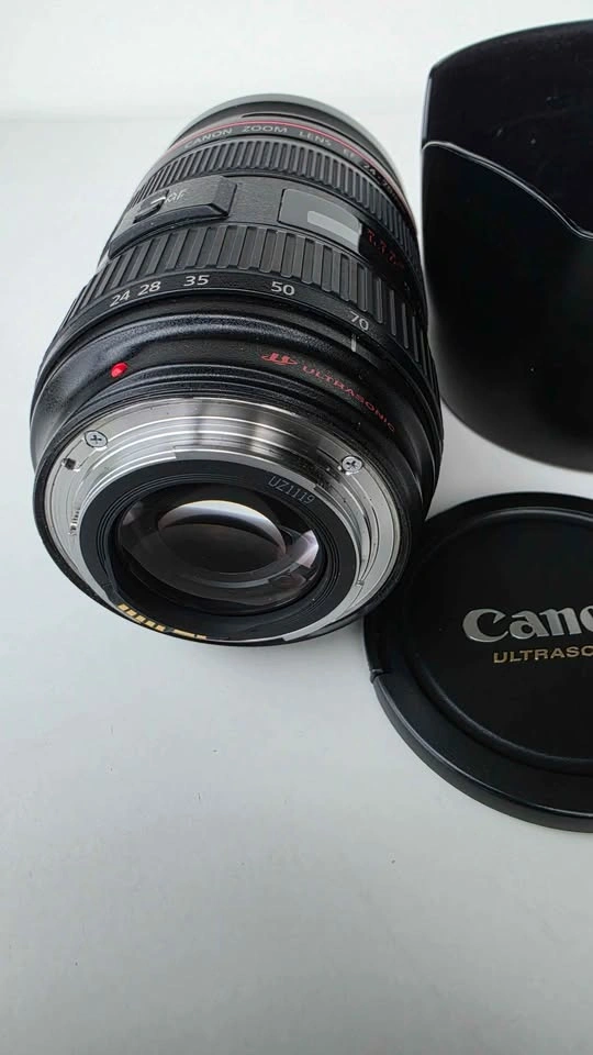 Canon EF 24-70mm f2.8 L USM - photo 3