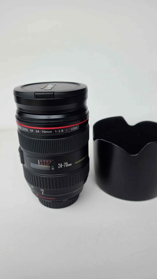 Canon EF 24-70mm f2.8 L USM - photo 4
