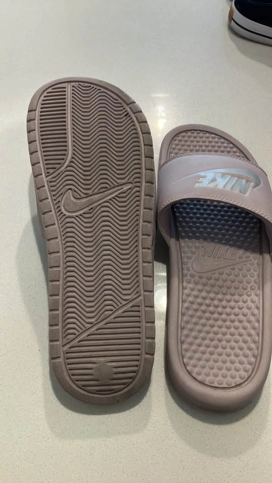 Nike Sandals Sz 9 - photo 2