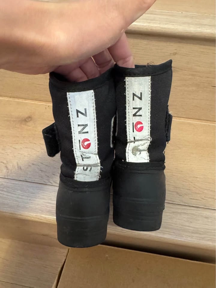 Size 5 Stonz Toddler Winter waterproof Boots - photo 2
