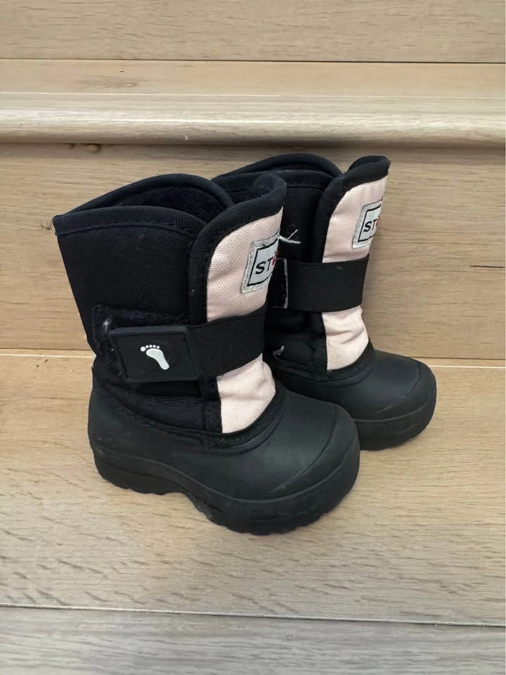 Size 5 Stonz Toddler Winter waterproof Boots - photo 3
