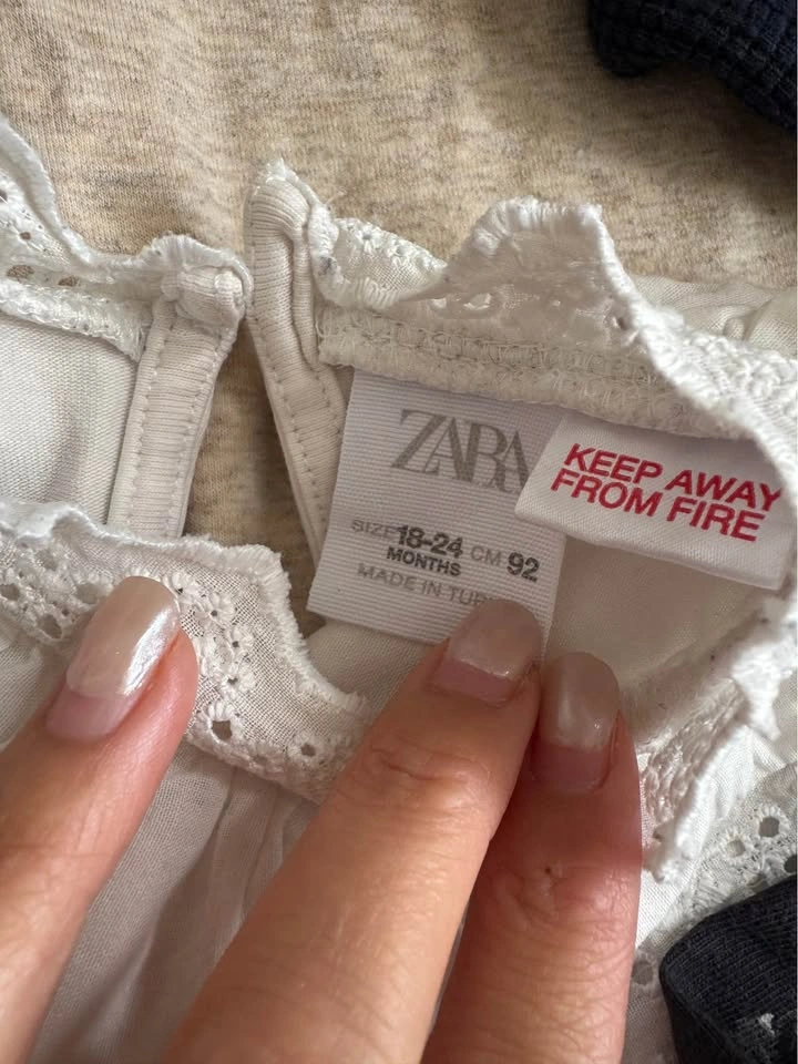 Baby Girl Clothing Bundle - Zara, Gap, Carter's (12-24 Months) - photo 2