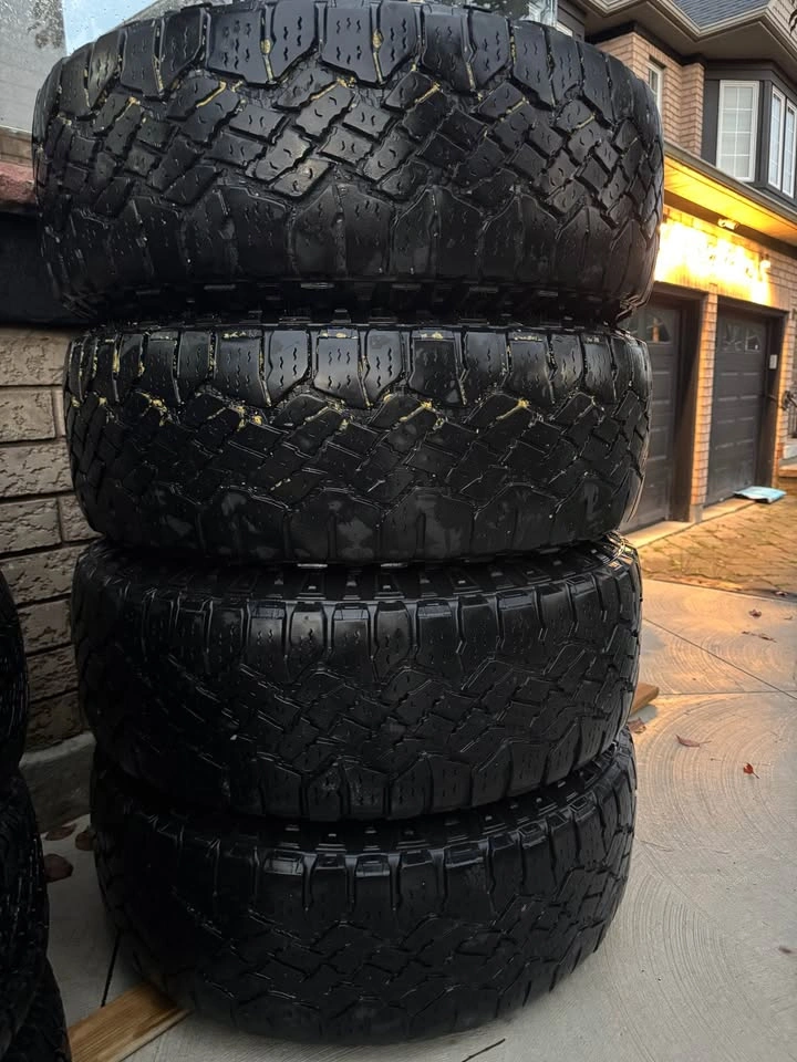275/65/R18 18" 6x139.7mm Steel Rims with Tires 70% Tread - photo 2