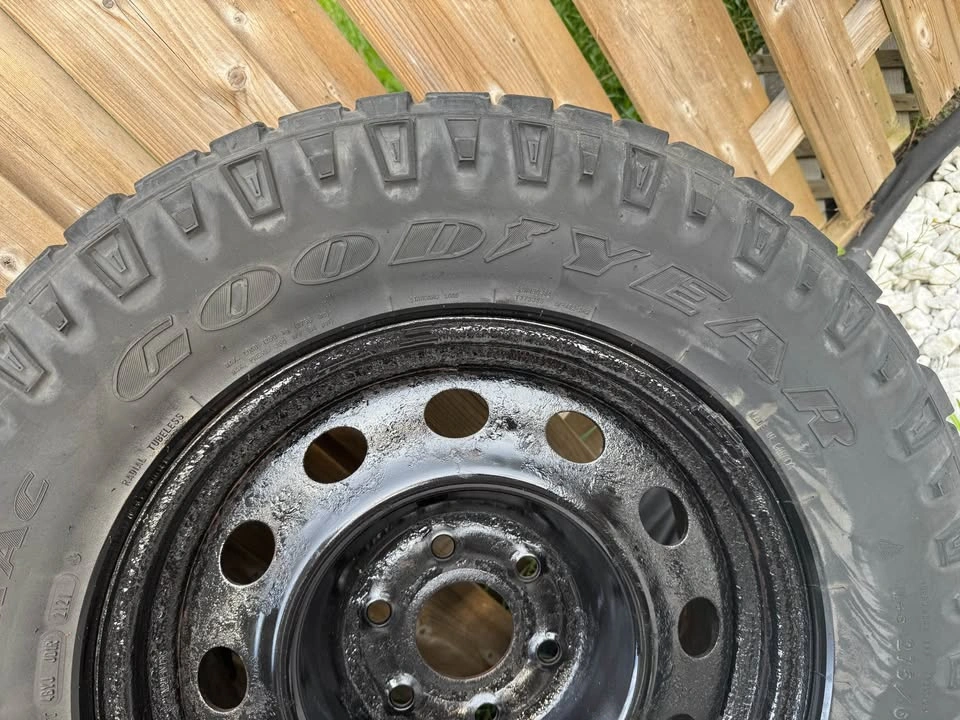 275/65/R18 18" 6x139.7mm Steel Rims with Tires 70% Tread - photo 5
