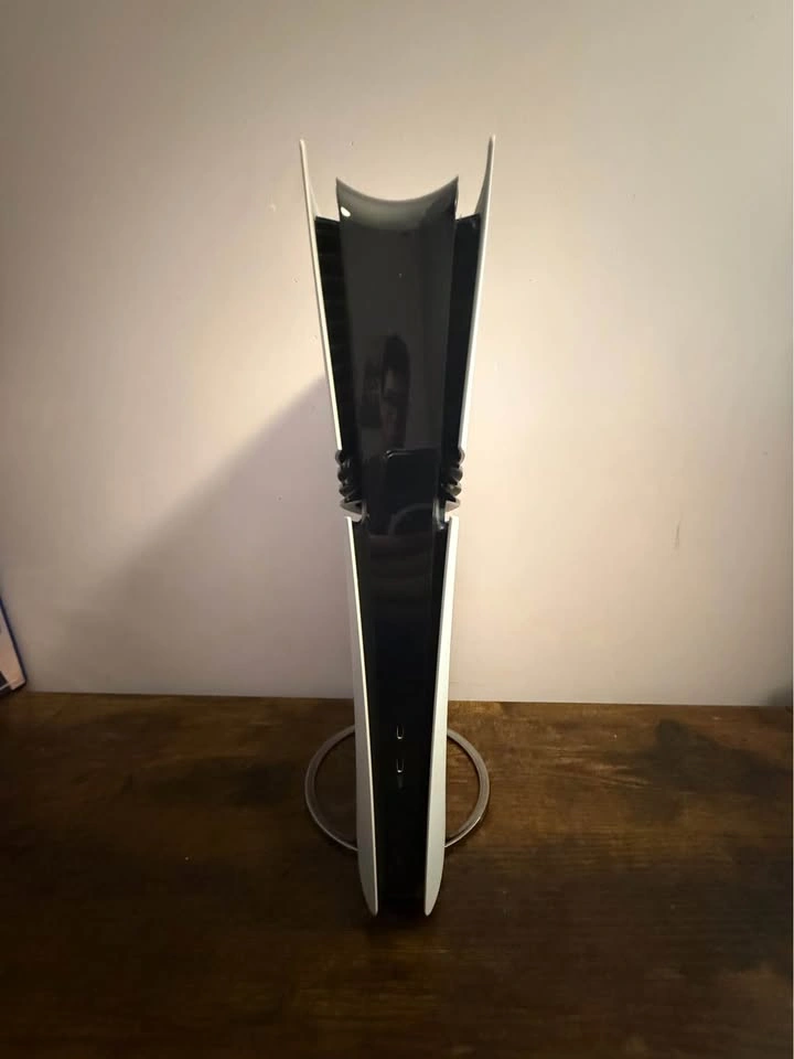 NEW PS5 PRO EXCELLENT CONDITION - photo 4