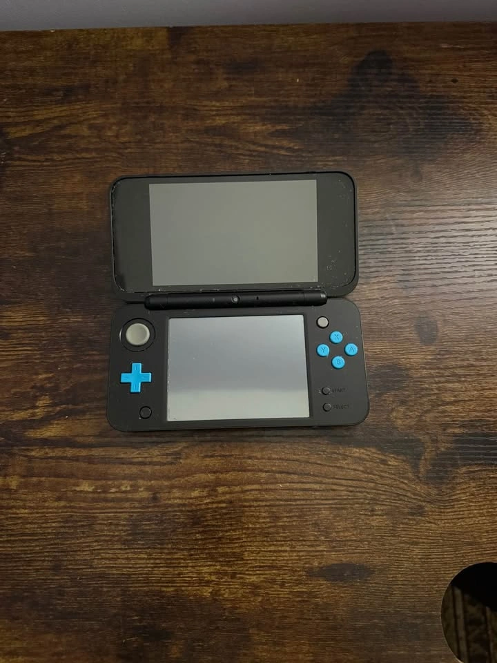 EXCELLENT CONDITION 2DS XL - photo 3