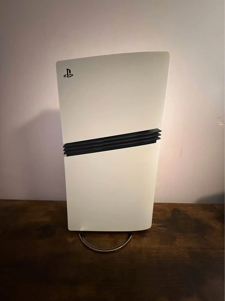 NEW PS5 PRO BUNDLE - photo 5