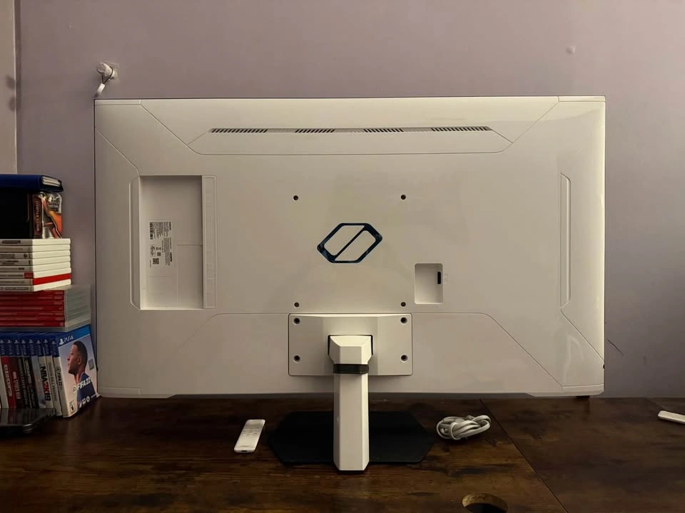 NEW Samsung Odyssey Neo G7 43 Inch 4K UHD gaming monitor - photo 3