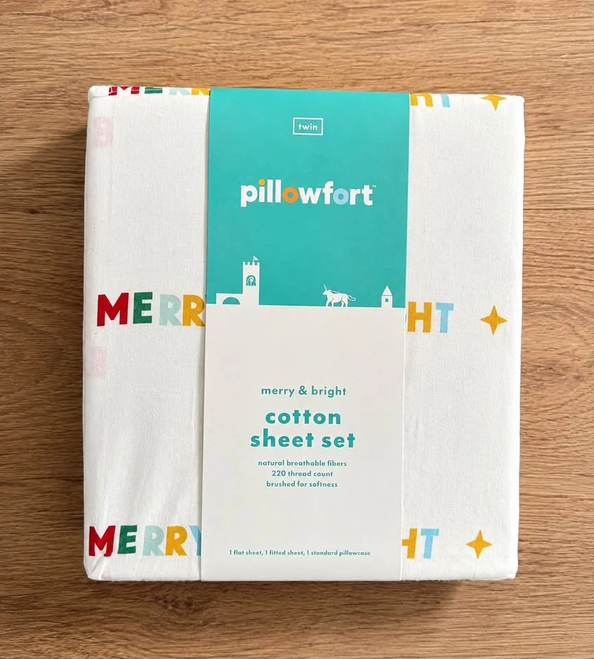 Brand new Pillowfort Merry & Bright Twin Cotton Sheet Set