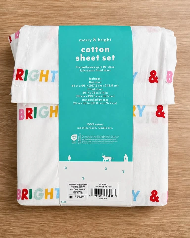 Brand new Pillowfort Merry & Bright Twin Cotton Sheet Set - photo 3