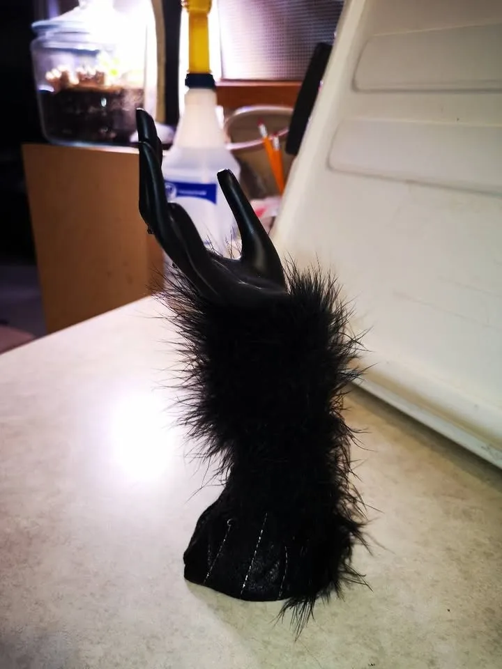 black feather ring/jewerly holder image indicator(3)