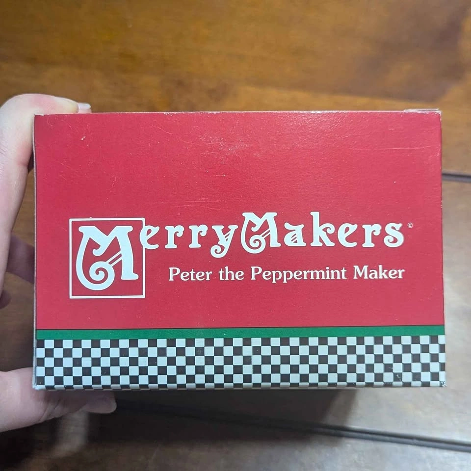 Department 56 - Merry Makers - Peter The Peppermint Maker - photo 3